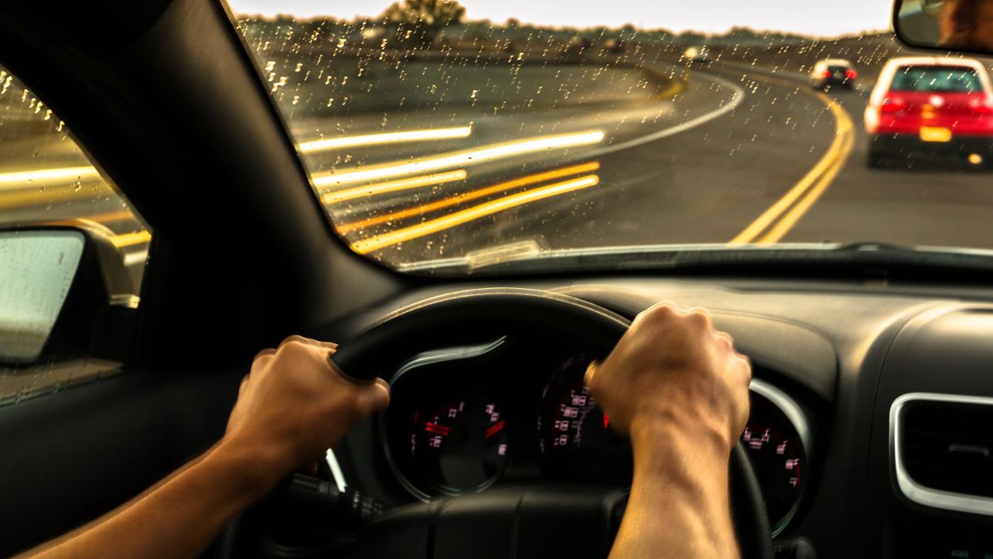 Voyant Check Engine clignote et la voiture tremble Les raisons Voyant Check Engine clignote et la voiture tremble Les raisons